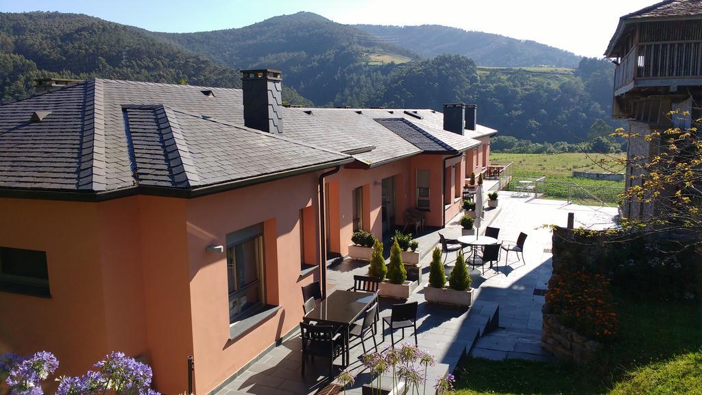 Apartamentos Arcos Del Esva Luarca Bagian luar foto